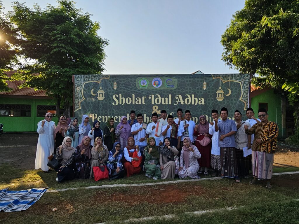 Kebersamaan dan Kepedulian dalam Semangat Idul Adha 1446 H di SMP Negeri 2 Kertosono